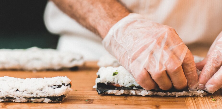 Porady na temat higieny osobistej i bezpieczeństwa w kuchni
